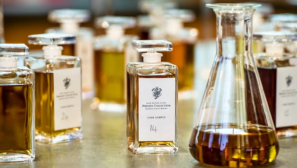 Historie alkoholu - Johnnie Walker Historie alkoholu - whisky