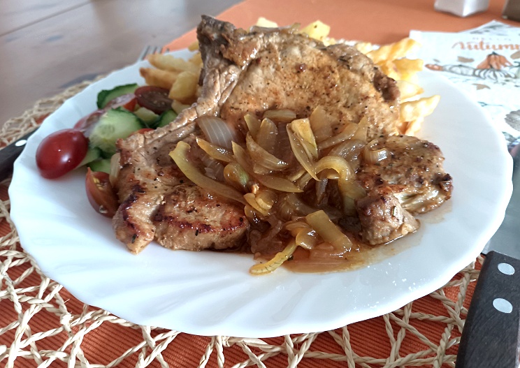 recept-vep-ov-kotleta-s-cibul-minutkov-receptyonline-cz